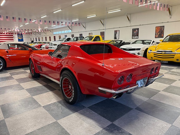 Chevrolet Corvette 12 of 23