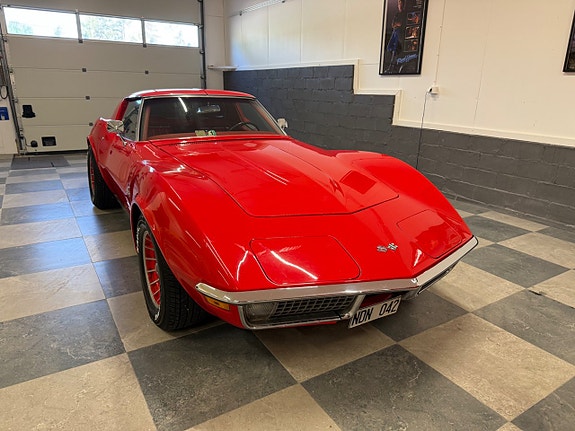 Chevrolet Corvette 4 of 5