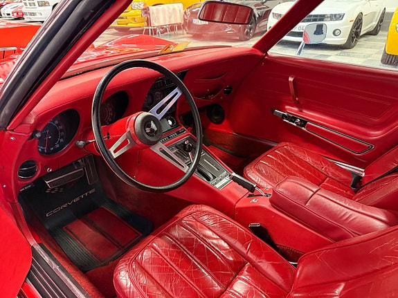 Chevrolet Corvette 17 of 23