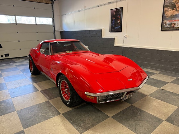 Chevrolet Corvette 3 of 5