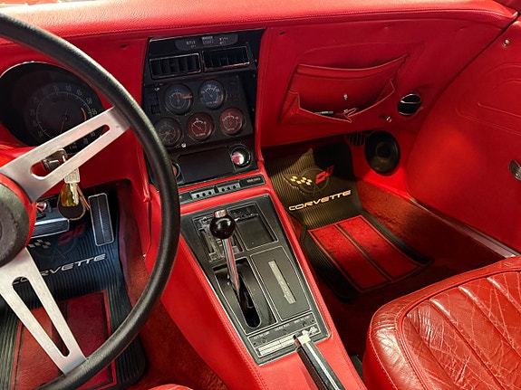 Chevrolet Corvette 20 of 23