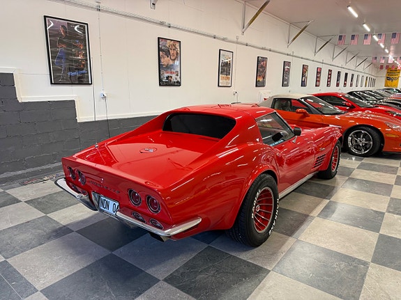 Chevrolet Corvette 9 of 23