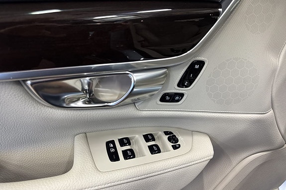 Volvo S90 15 of 21