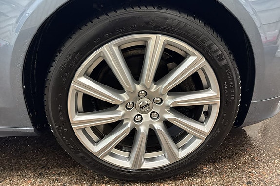 Volvo S90 13 of 21