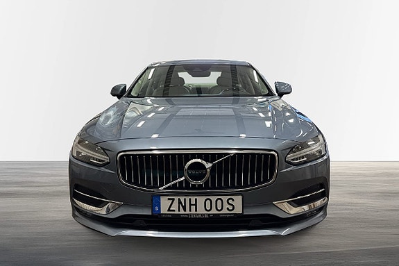 Volvo S90 2 of 5