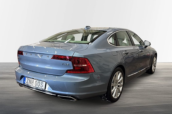 Volvo S90 3 of 5