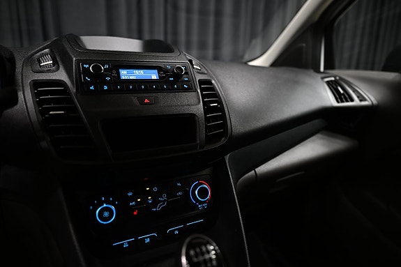 Ford Transit Connect 16 of 25