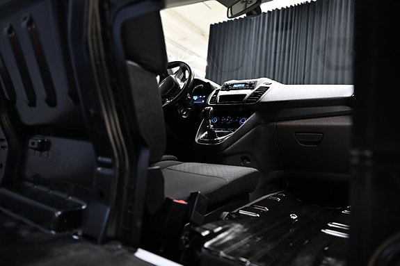 Ford Transit Connect 10 of 25