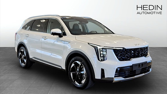 Kia Sorento 3 of 12