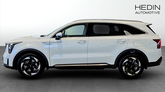 Kia Sorento 4 of 12