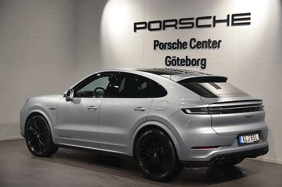 Porsche Cayenne 5 of 5