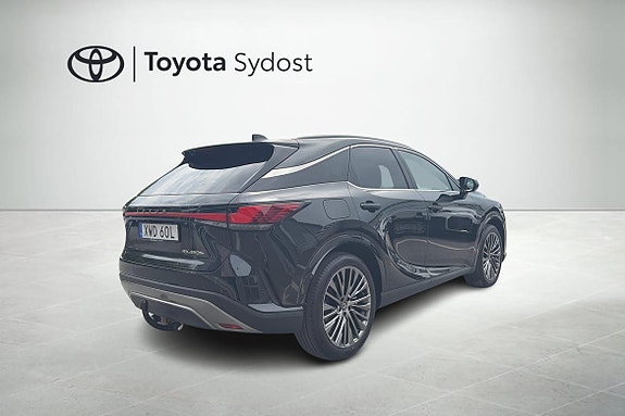 Lexus RX450h 2 of 5