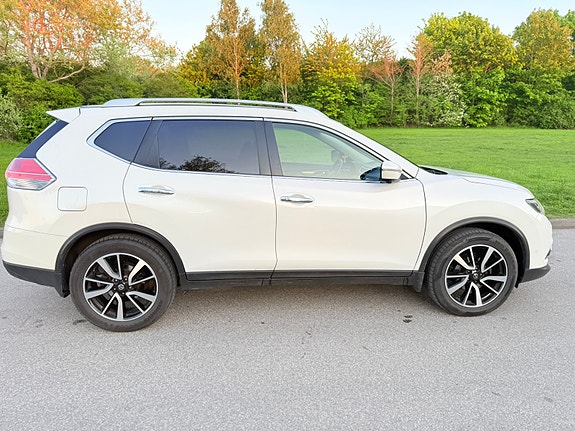 Nissan X-Trail 3 of 8
