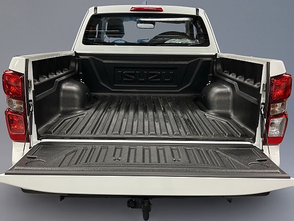 Isuzu D-max 7 of 9