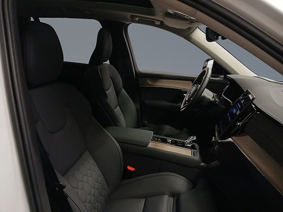 Volvo XC90 7 of 14