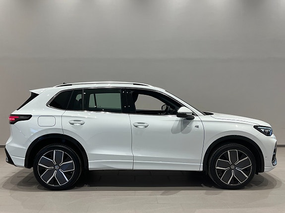 Volkswagen Tiguan 4 of 25