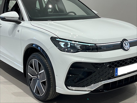 Volkswagen Tiguan 2 of 25