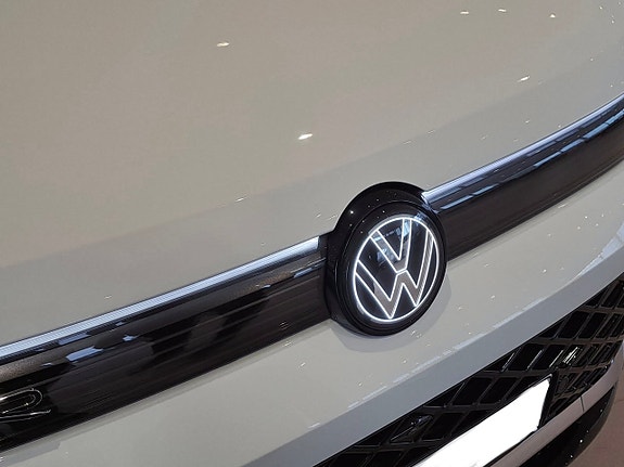 Volkswagen Tiguan 3 of 25