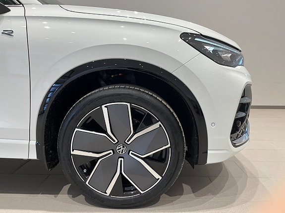 Volkswagen Tiguan 5 of 25