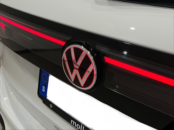 Volkswagen Tiguan 8 of 25