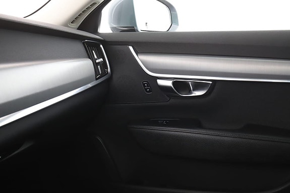 Volvo S90 30 of 30