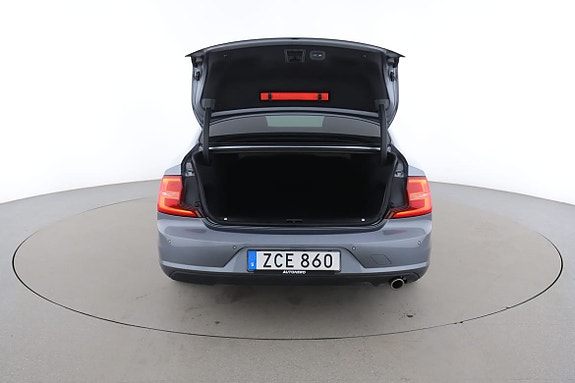 Volvo S90 15 of 30