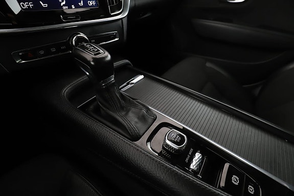 Volvo S90 25 of 30