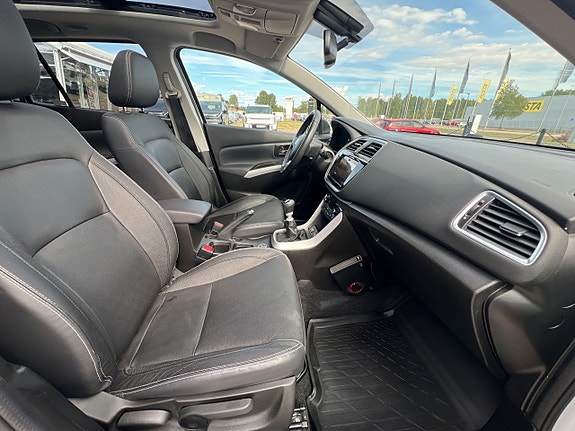 Suzuki S-Cross 16 of 19