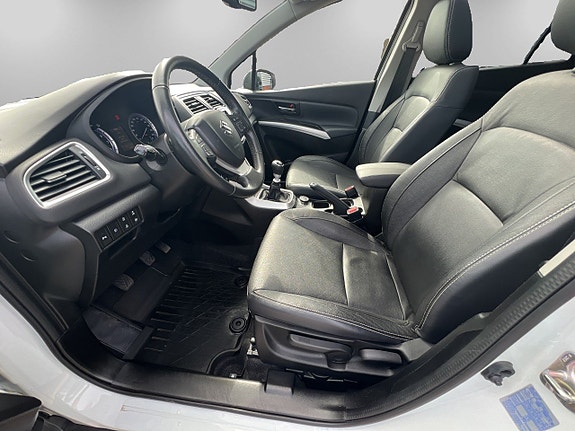 Suzuki S-Cross 8 of 19