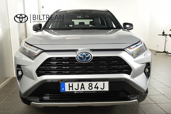 Toyota RAV4 4 of 5