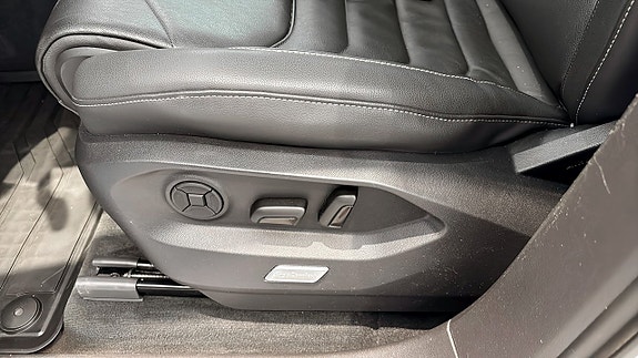 Volkswagen Touareg 16 of 19