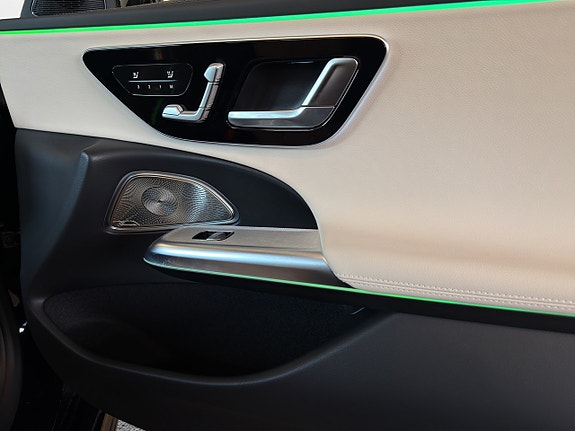 Mercedes-Benz E400 e 18 of 22
