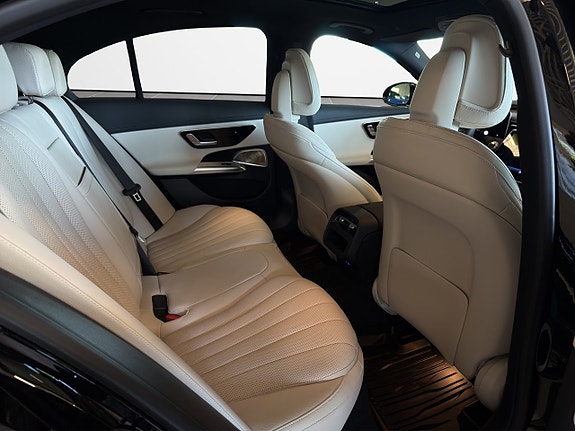 Mercedes-Benz E400 e 15 of 22
