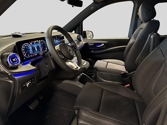 Mercedes-Benz V300 7 of 16