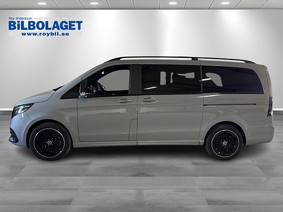 Mercedes-Benz V300 3 of 5