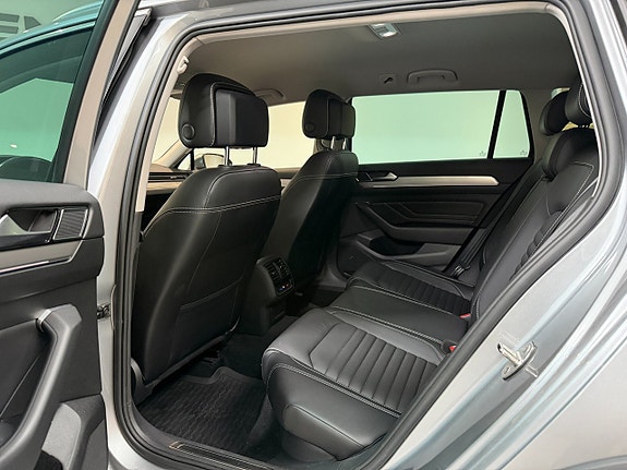 Volkswagen Passat Alltrack 8 of 19