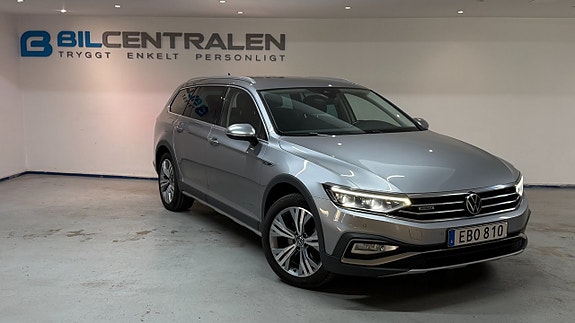 Volkswagen Passat Alltrack 3 of 5