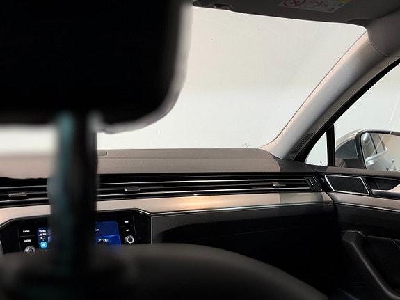 Volkswagen Passat Alltrack 10 of 19