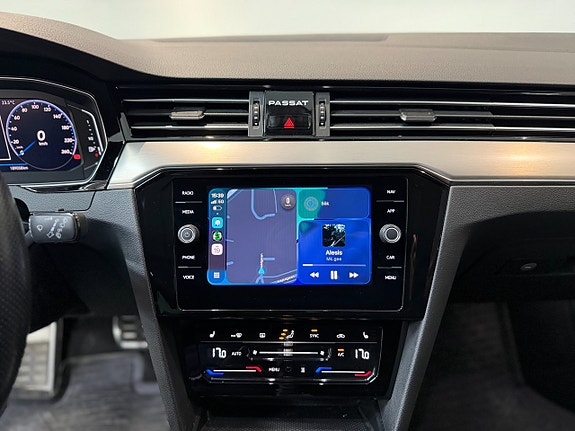 Volkswagen Passat Alltrack 13 of 19