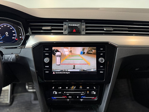Volkswagen Passat Alltrack 15 of 19