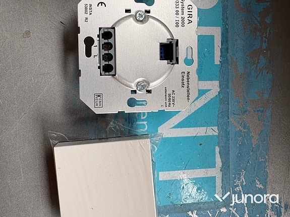 Product image 32 of 50