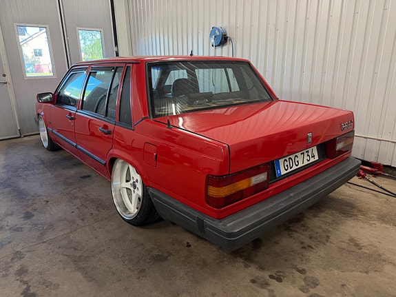 Volvo 740 4 of 5