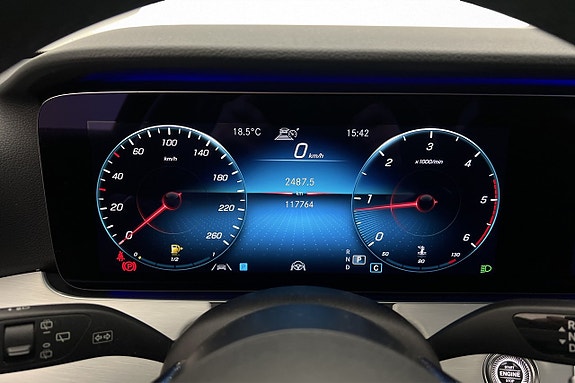 Mercedes-Benz E220 14 of 30