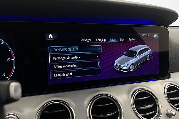 Mercedes-Benz E220 26 of 30