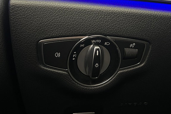 Mercedes-Benz E220 12 of 30