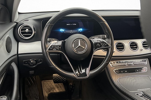 Mercedes-Benz E220 11 of 30