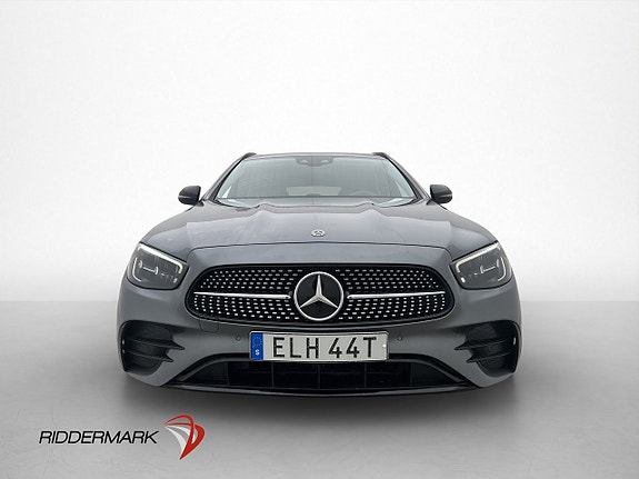 Mercedes-Benz E220 3 of 5