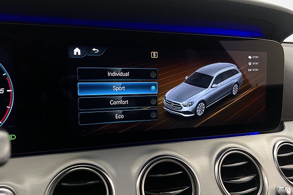Mercedes-Benz E220 23 of 30