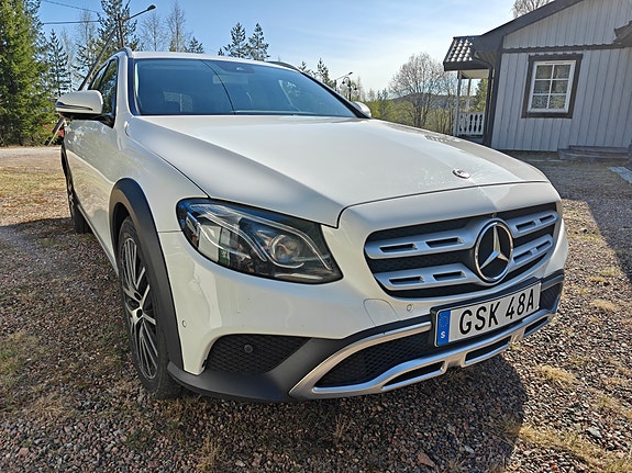 Mercedes-Benz E220 d 3 of 5