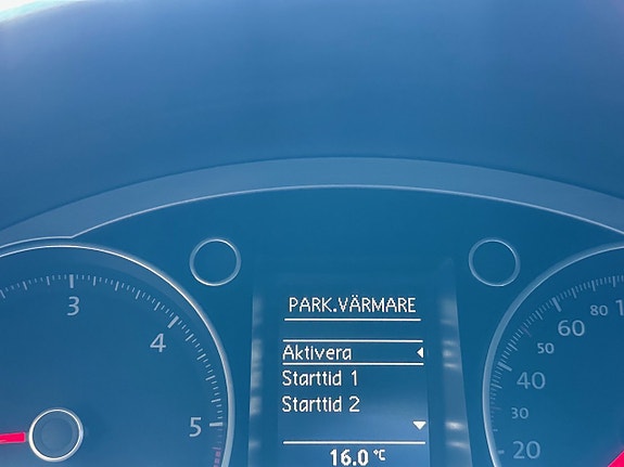 Volkswagen Passat Alltrack 10 of 23